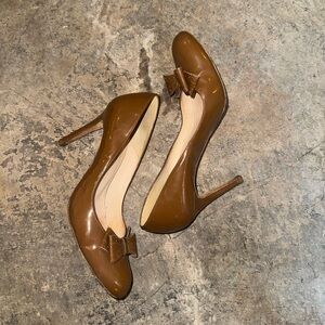 Elegant Brown Bow Heels